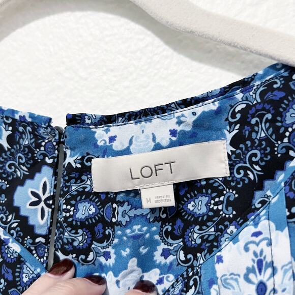 [LOFT] Blue Paisley Medallion Pintucked Long Sleeve Tie Cuff Blouse Sz Medium M - Picture 11 of 12